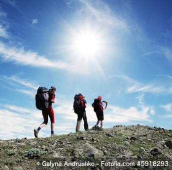 Gemeinsam mit Freunden wandern